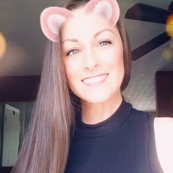 Meet your Posher, Amber - Picture 1 of 1